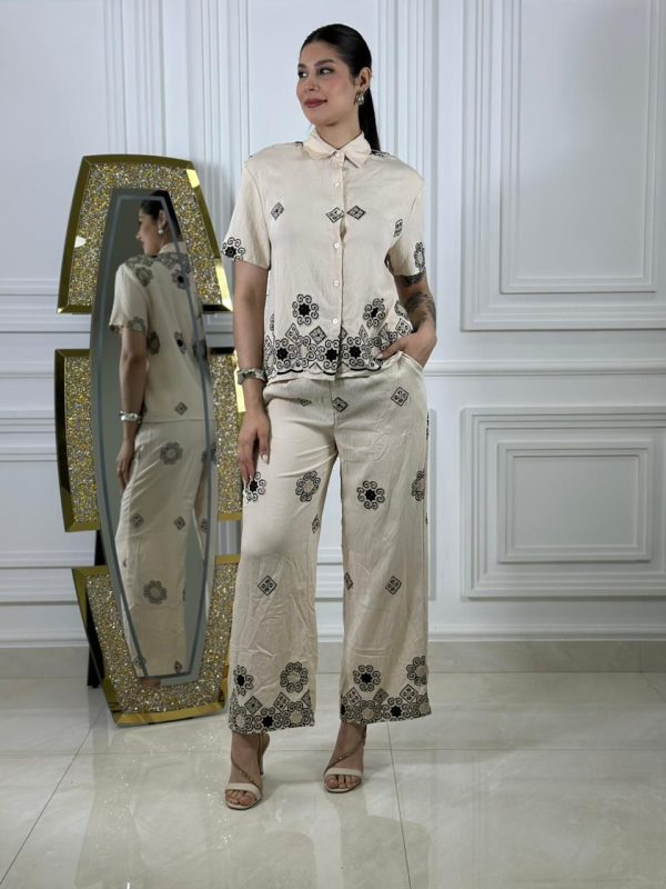 2 Conjunto de lino bordado GM25241