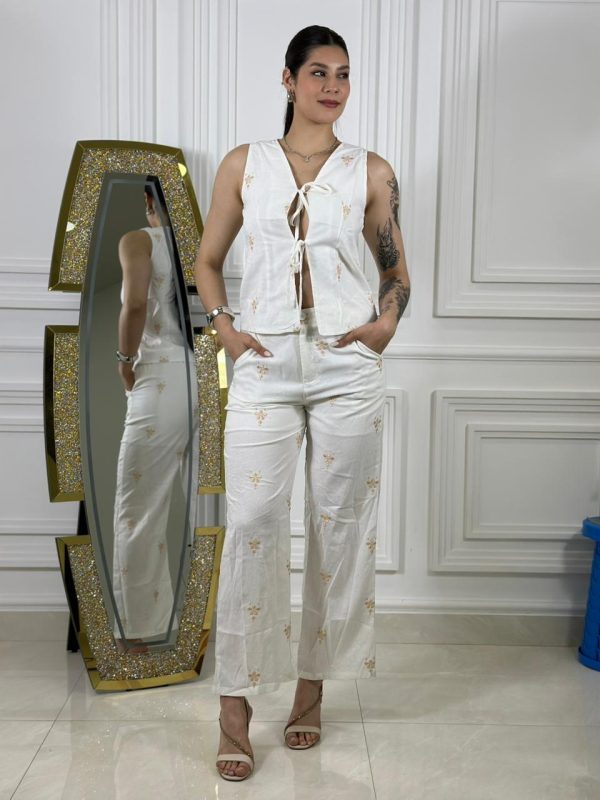 2-15 Conjunto de lino bordado GM25233